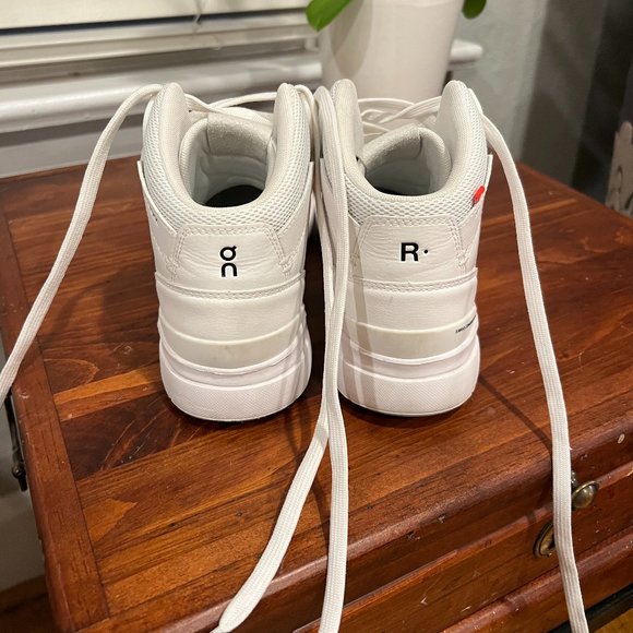 On-Running The Roger Clubhouse Mid, All White, Women Size 9 - Picture 4 of 7